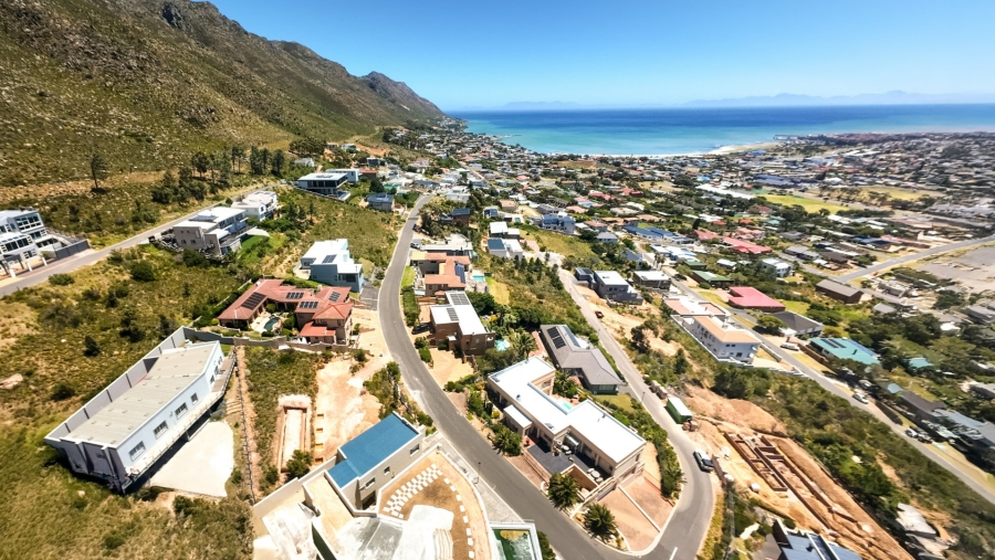  Bedroom Property for Sale in Gordon Heights Western Cape